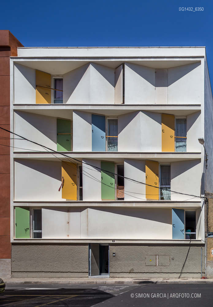 Fotografia de Arquitectura Bloque-viviendas-8-casas-y-3-patios-Las-Palmas-de-Gran-Canaria-Romera-Riuz-arquitectos-SG1432_6350