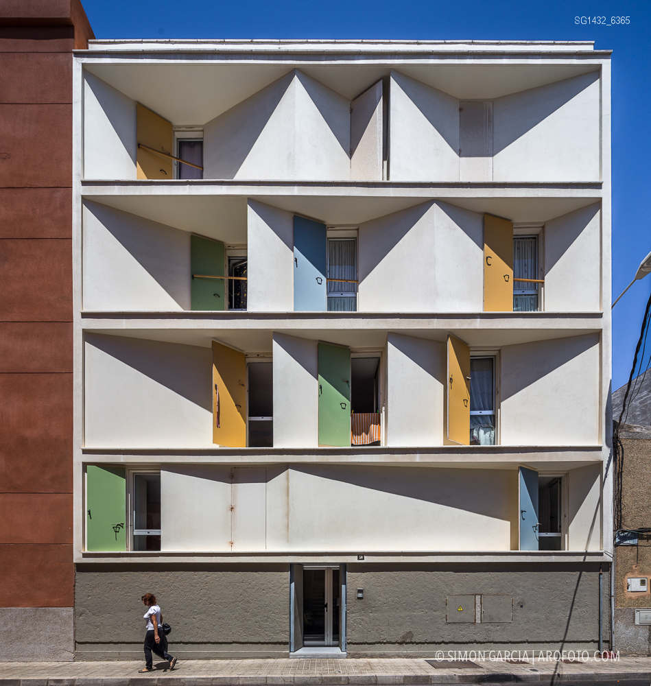 Fotografia de Arquitectura Bloque-viviendas-8-casas-y-3-patios-Las-Palmas-de-Gran-Canaria-Romera-Riuz-arquitectos-SG1432_6365