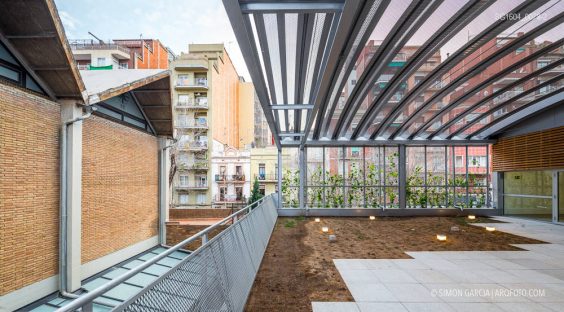 Fotografia de Arquitectura Centre-Cívic-Joan-Oliver-Pere Quart-28-SG1604_0078-2