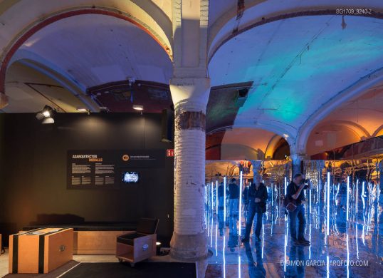 Fotografia de Arquitectura Instalacion-Miralls-Perspective-Playground-Olympus-02-SG1709_9240-2