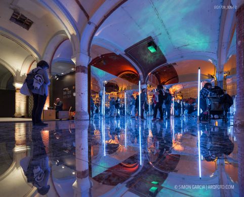 Fotografia de Arquitectura Instalacion-Miralls-Perspective-Playground-Olympus-03-SG1709_9264-2