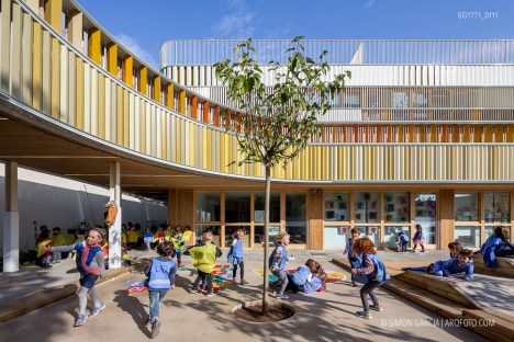 Fotografia de Arquitectura Lycee-français-Liceo-frances-b720-Fermin-Vazquez-31-SG1771_0111