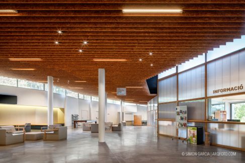Fotografia de Arquitectura Centre Civic el Roure-Begues-Calderon-Folch-04-SG2156_4099-2b