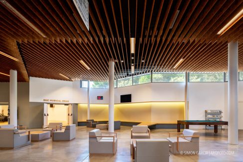 Fotografia de Arquitectura Centre Civic el Roure-Begues-Calderon-Folch-05-SG2156_4106-2b