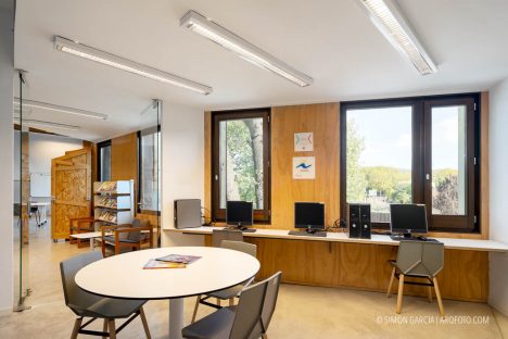 Fotografia de Arquitectura Centre Civic el Roure-Begues-Calderon-Folch-09-SG2156_4060