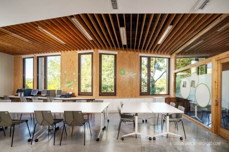 Fotografia de Arquitectura Centre Civic el Roure-Begues-Calderon-Folch-16-SG2156_4336