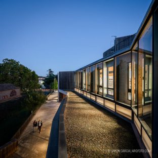 Fotografia de Arquitectura Centre Civic el Roure-Begues-Calderon-Folch-30-SG2156_4596-2