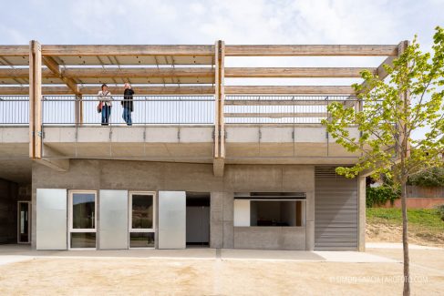 Fotografia de Arquitectura Biblioteca Neus Catala-Sant Marti Sarroca-Valor Llimos arquitectes-08-SG2103_7129e