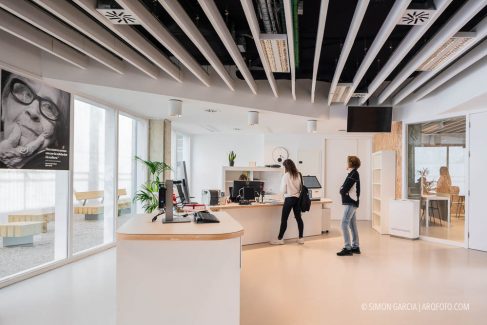Fotografia de Arquitectura Biblioteca Neus Catala-Sant Marti Sarroca-Valor Llimos arquitectes-14-SG2103_7397