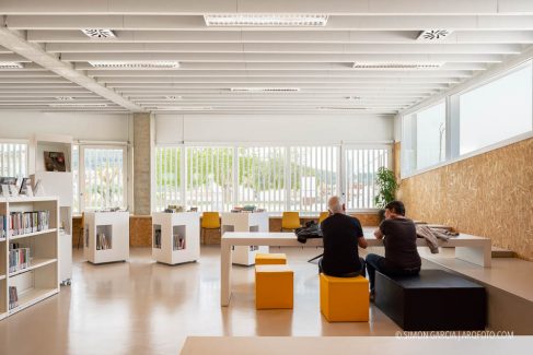 Fotografia de Arquitectura Biblioteca Neus Catala-Sant Marti Sarroca-Valor Llimos arquitectes-17-SG2103_7178