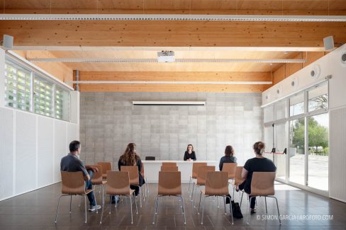 Fotografia de Arquitectura Centre Civic la Guardia-Sant Vicenç dels Horts-AMB-Blanca Noguera-12-SG2104_8739
