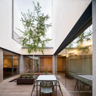 Fotografia de Arquitectura Centre de serveis residencia gent gran Begues-14-SG2279_1881