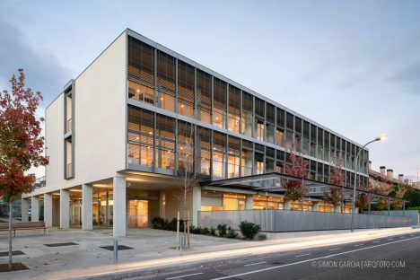 Fotografia de Arquitectura Centre de serveis residencia gent gran Begues-20-SG2279_2136