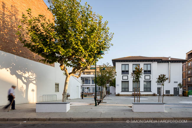 fotografia de arquitectura centro-mayores-cruz-diez-ejea-de-los-caballeros-01