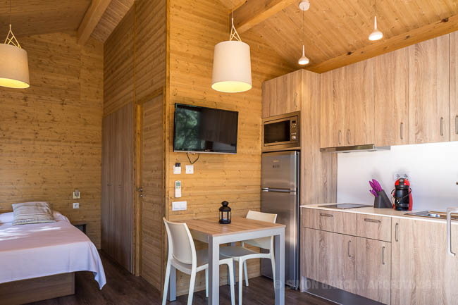fotografia de arquitectura bungalow-camping-cala-llevado-cadiretes-09
