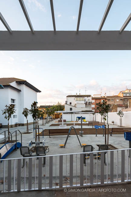 fotografia de arquitectura centro-mayores-cruz-diez-ejea-de-los-caballeros-07