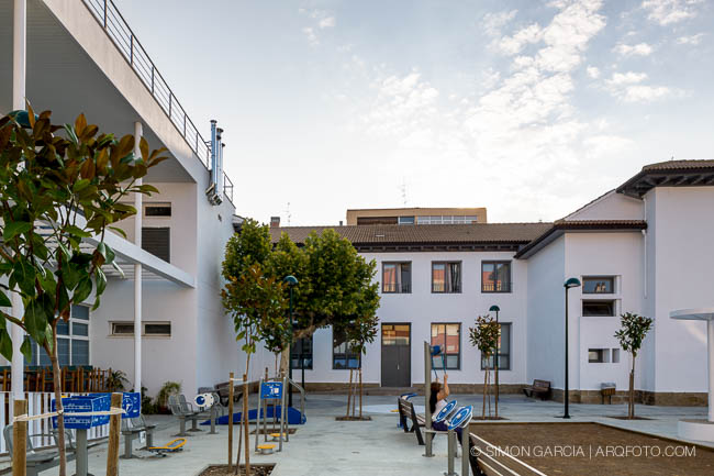 fotografia de arquitectura centro-mayores-cruz-diez-ejea-de-los-caballeros-10