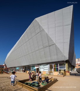 Fotografia de Arquitectura Equipamiento-Fondo-Santa-Coloma-de-Gramenet-Pich-Aguilera-arquitectes-SG1316_059_9735