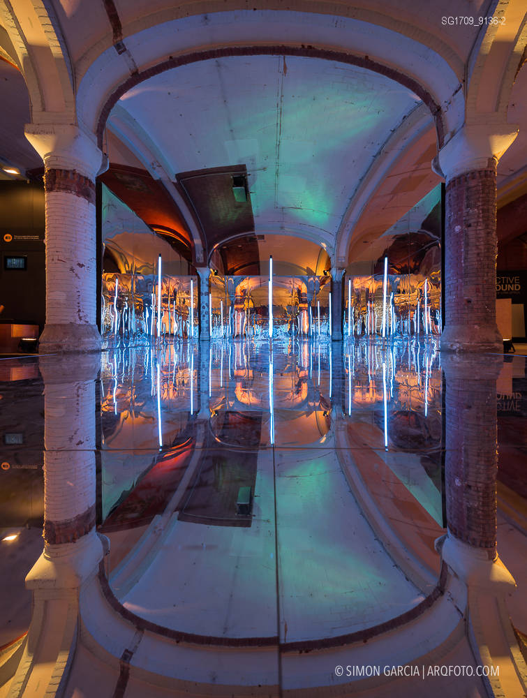 Fotografia de Arquitectura Instalacion-Miralls-Perspective-Playground-Olympus-04-SG1709_9136-2