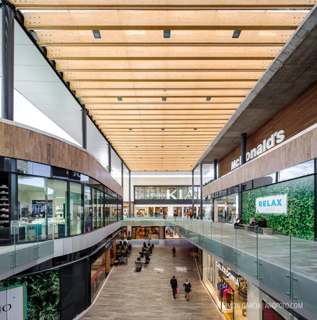 Fotografo de Arquitectura Centro comercial Finestrelles-10-SG1862_1933-2