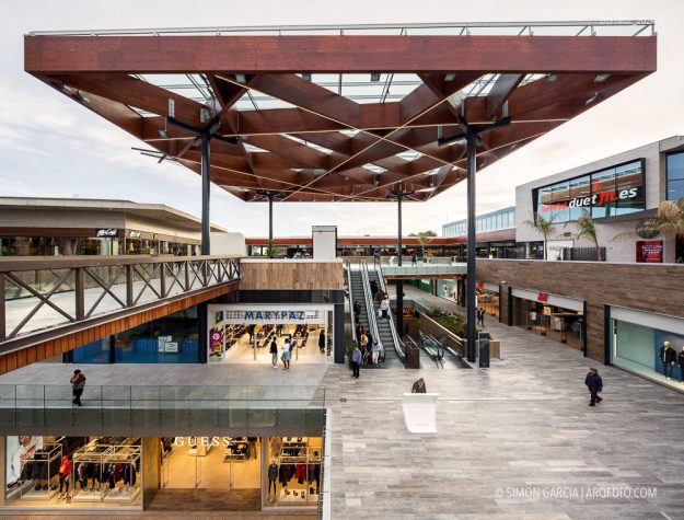 Fotografo de Arquitectura Centro comercial Finestrelles-12-SG1862_2024-2