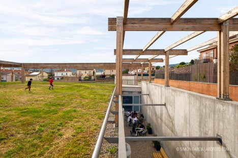 Fotografia de Arquitectura Biblioteca Neus Catala-Sant Marti Sarroca-Valor Llimos arquitectes-10-SG2103_7507