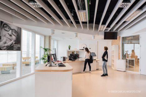 Fotografia de Arquitectura Biblioteca Neus Catala-Sant Marti Sarroca-Valor Llimos arquitectes-14-SG2103_7397